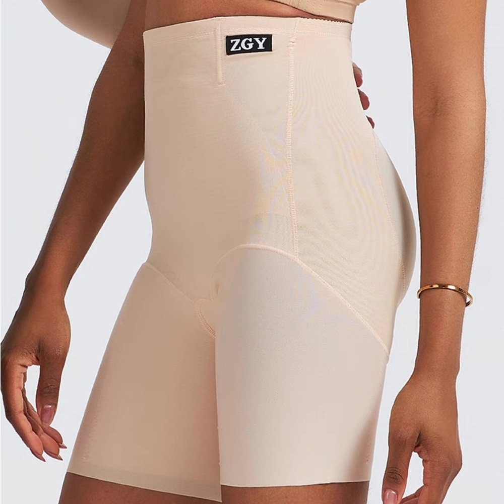 ZGY Shapewear superpower short size 4-6